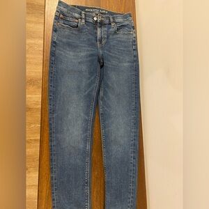 American Eagle Outfitters dark wash Blue90’s Skinny Jeans